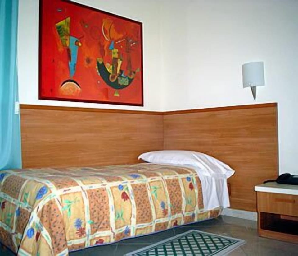 In-room safe, desk, free WiFi, bed sheets