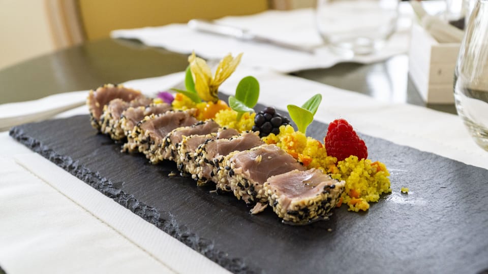 Breakfast, lunch, dinner served; Italian cuisine 