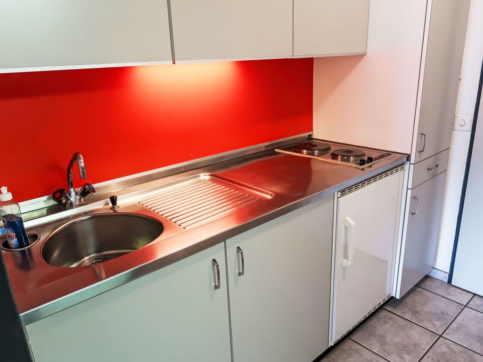Kitchen Sink, Cabinetry, Countertop, Tap, Sink, Plumbing Fixture, Kitchen, Wood, Kitchen Stove, Interior Design