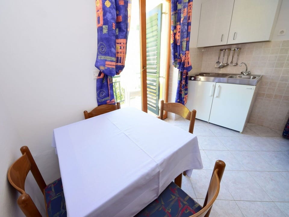 Room, Furniture, Table, House, Interior Design, Chair, Floor, Bedroom