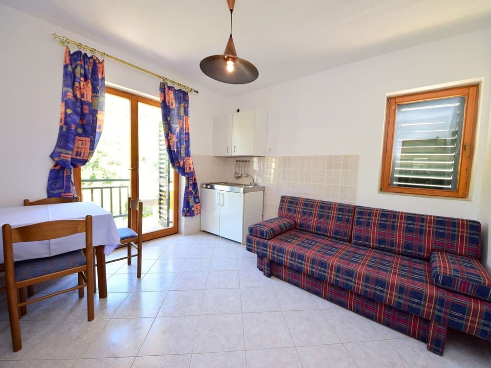 Room, Property, Furniture, Building, Real Estate, Bedroom, Interior Design, Floor, Bed, House
