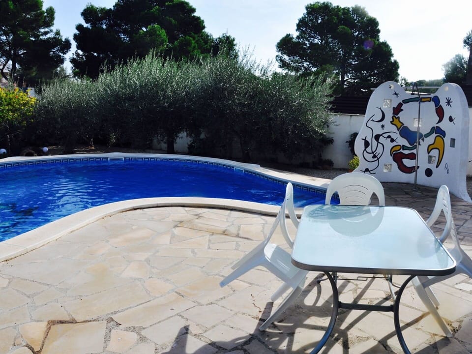 Swimming Pool, Property, Leisure, Sunlounger, Chair, Furniture, Outdoor Furniture, Vacation, Patio, Table
