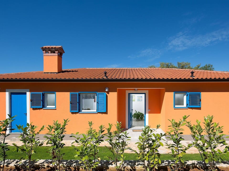 House, Property, Home, Building, Real Estate, Roof, Facade, Cottage, Residential Area, Architecture