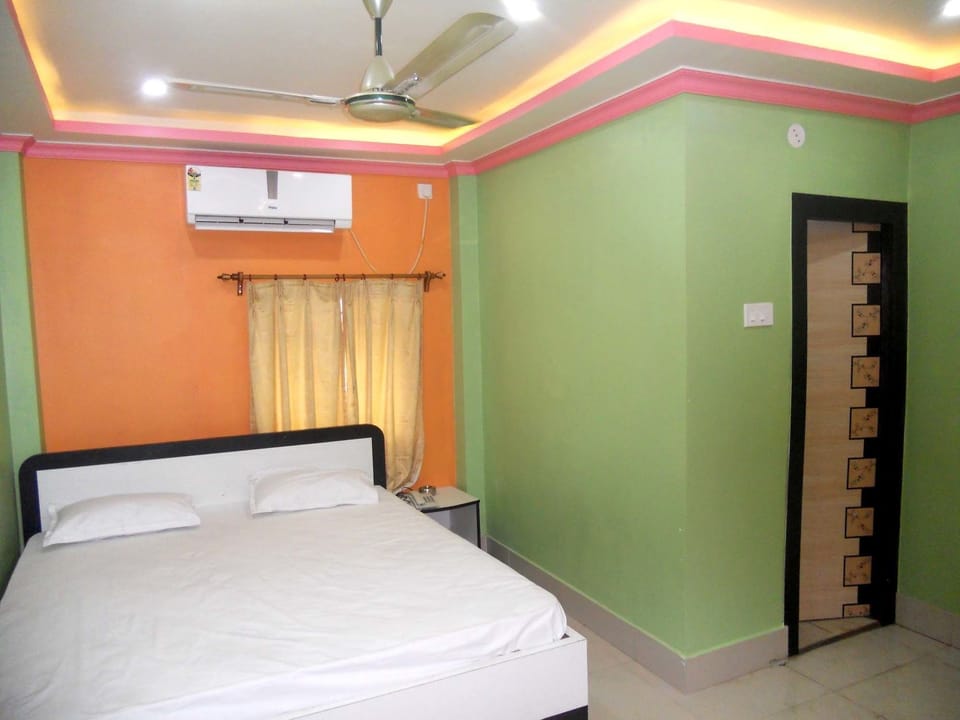 In-room safe, blackout drapes, rollaway beds, free WiFi