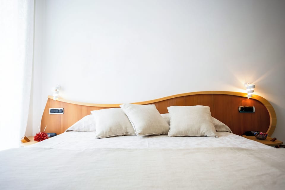 Deluxe Double Room, 1 Double Bed, Non Smoking, Mountain View | Premium bedding, memory foam beds, minibar, in-room safe