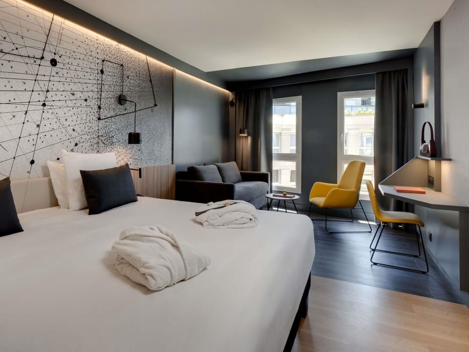 Privilege, Room, 1 Double Bed with Sofa bed | Premium bedding, desk, blackout drapes, soundproofing