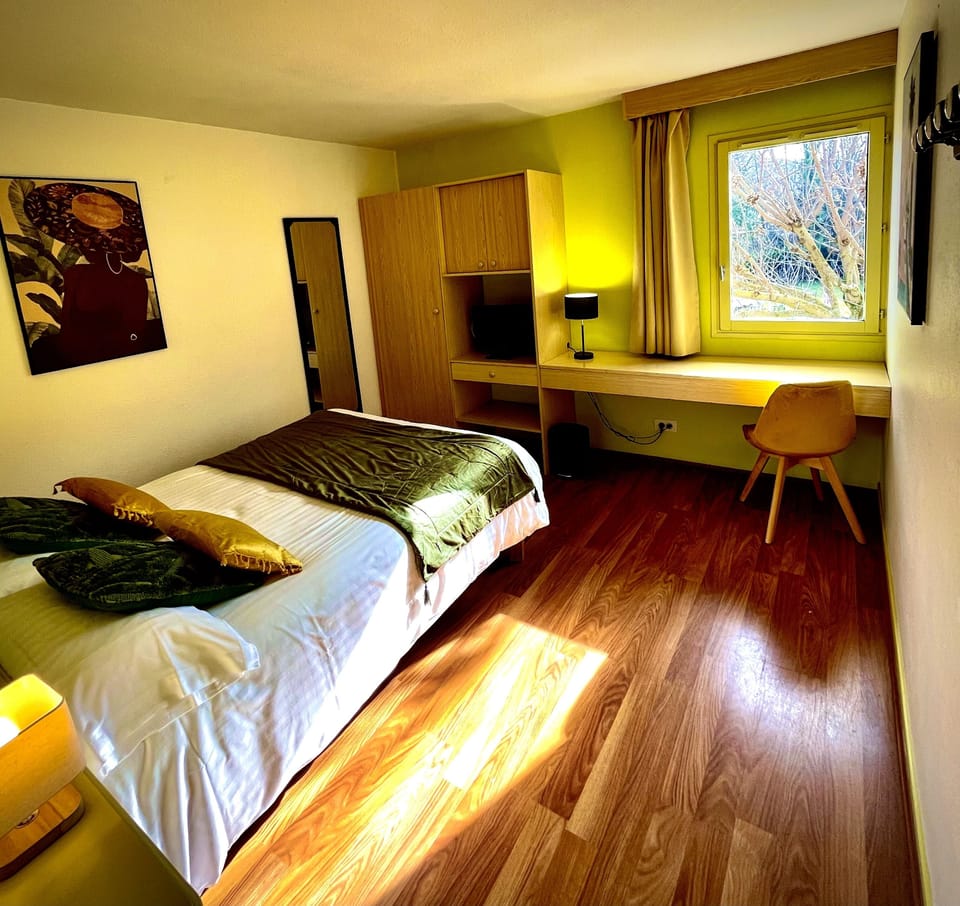 Comfort Room, Garden View | Individually decorated, individually furnished, desk, blackout drapes