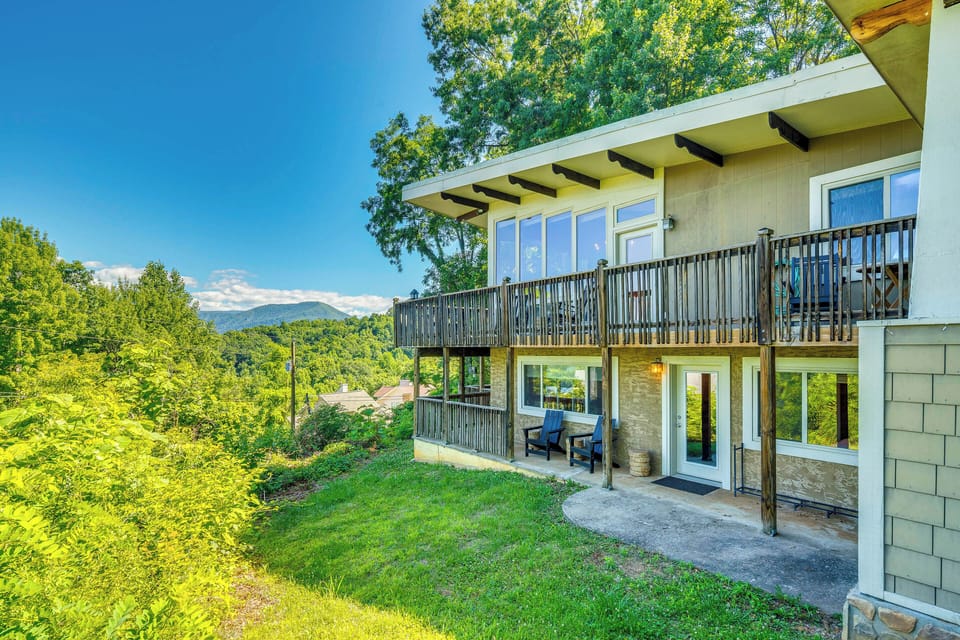 Exterior | Mountain Views