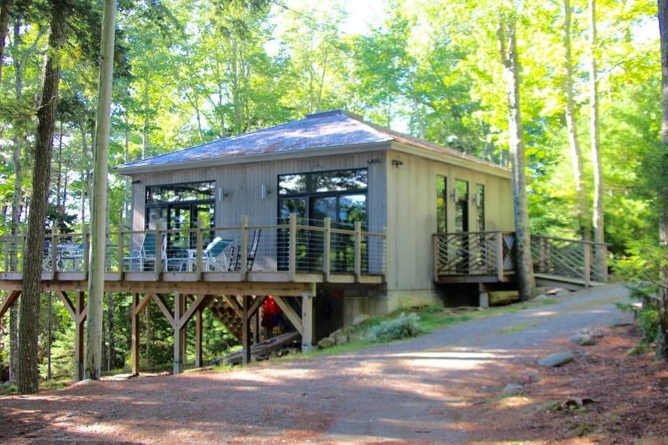 Windiana III Large Decks for Living in Nature! 75 feet to the water and dock. 