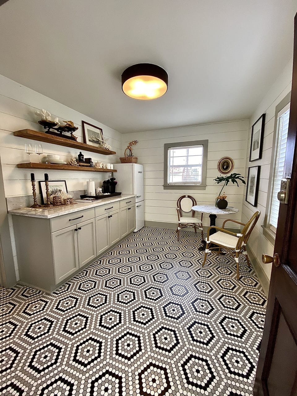 Luxury Suite, 1 King Bed, Garden View (Clara's Cottage) | Living area | TV, Netflix, Hulu, DVD player