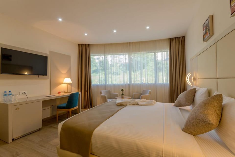 Premium bedding, minibar, in-room safe, desk