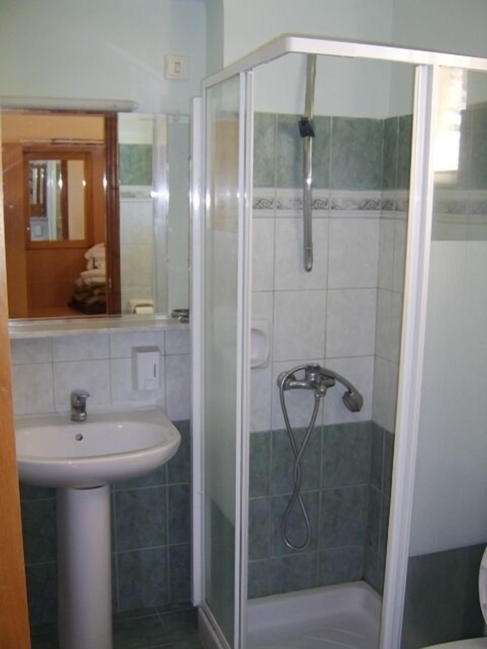 Bathroom shower