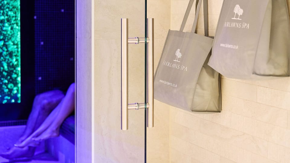 Couples treatment rooms, sauna, steam room, body treatments, mud baths