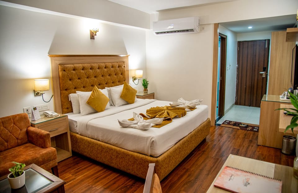 Pool View Executive AC Room | Hypo-allergenic bedding, minibar, desk, laptop workspace