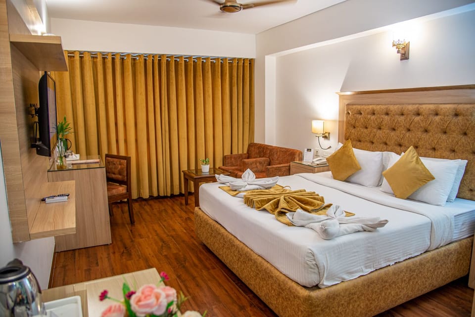 Pool View Executive AC Room | Hypo-allergenic bedding, minibar, desk, laptop workspace