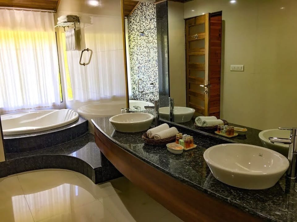 Celestial cottage | Bathroom | Combined shower/tub, deep soaking tub, rainfall showerhead