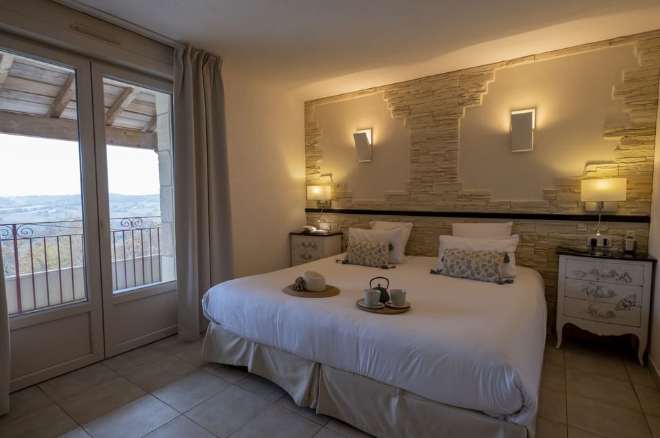 Executive Double Room | Premium bedding, pillowtop beds, in-room safe, blackout drapes