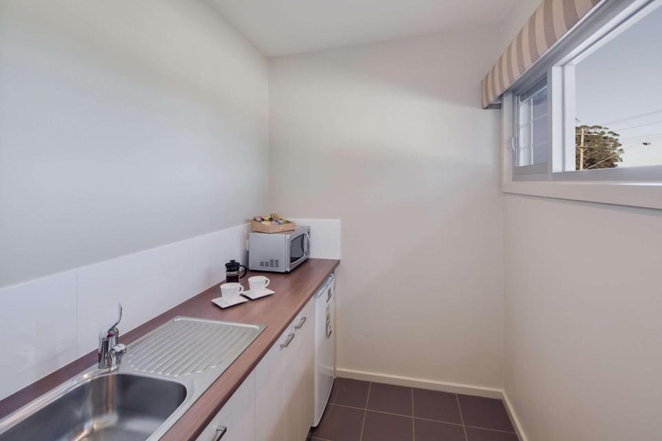 Fridge, electric kettle
