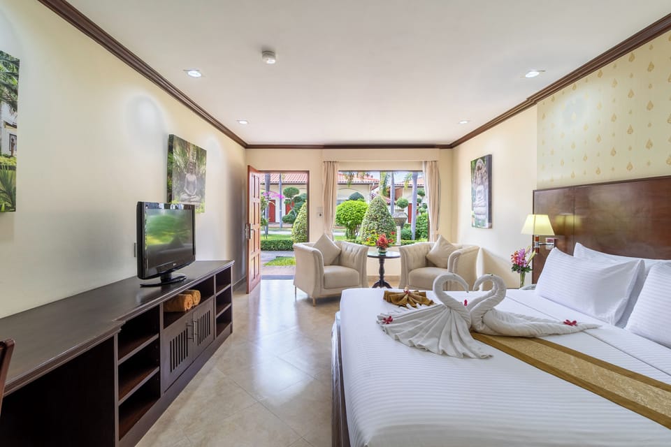 Deluxe Double Room | In-room safe, individually decorated, individually furnished, desk