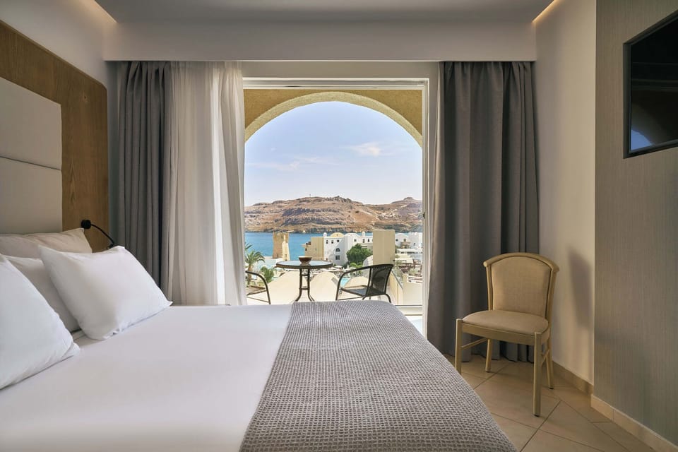 Suite, Sea View | Individually decorated, individually furnished, free WiFi, bed sheets