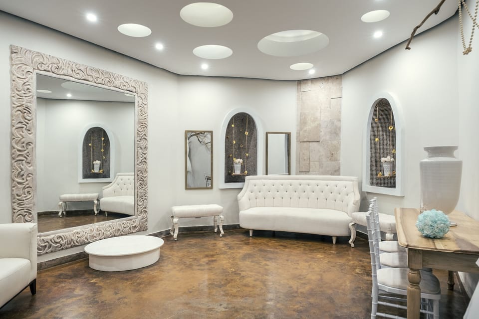 Couples treatment rooms, sauna, hot tub, Turkish bath, body treatments