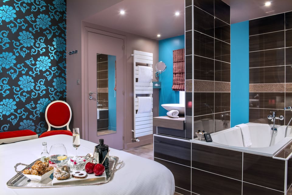 Premium bedding, minibar, individually decorated, individually furnished