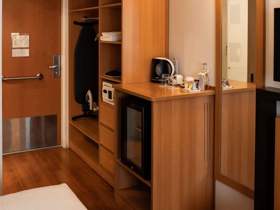 Minibar, in-room safe, desk, blackout drapes