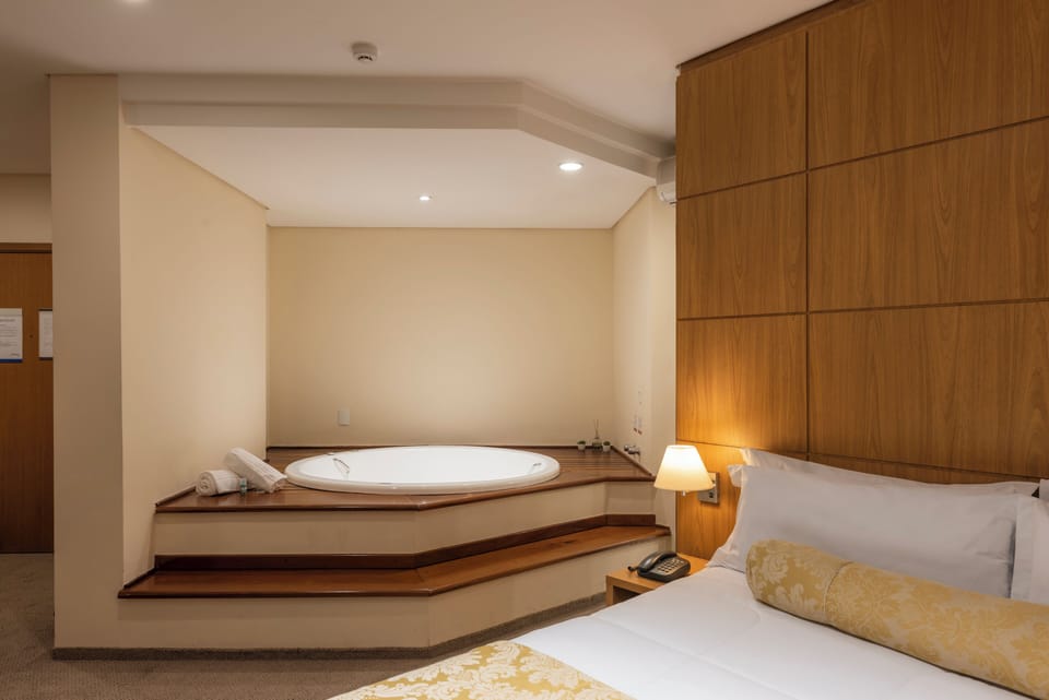 Suite | Minibar, in-room safe, desk, blackout drapes