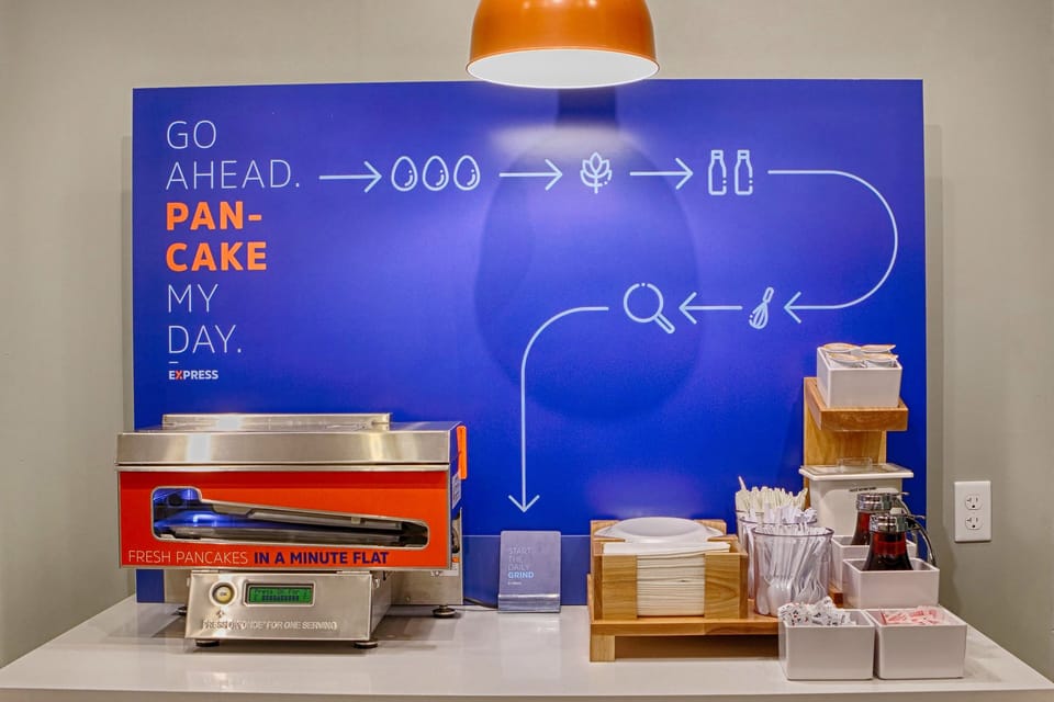Free continental breakfast on weekdays