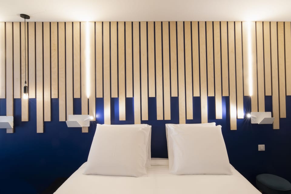 Standard Room, 1 Twin Bed (une Personne) | Hypo-allergenic bedding, desk, soundproofing, iron/ironing board
