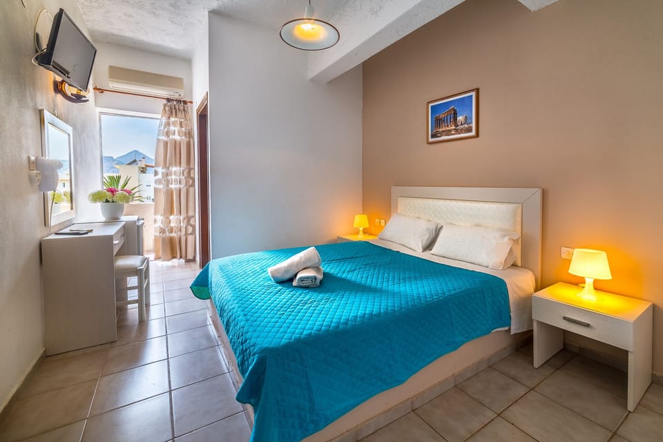 Double Room | Soundproofing, iron/ironing board, cribs/infant beds, free WiFi