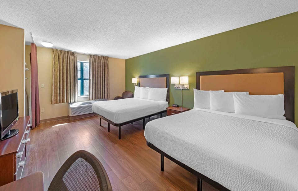 Studio, 2 Double Beds, Non Smoking | Desk, blackout drapes, iron/ironing board, WiFi (free)