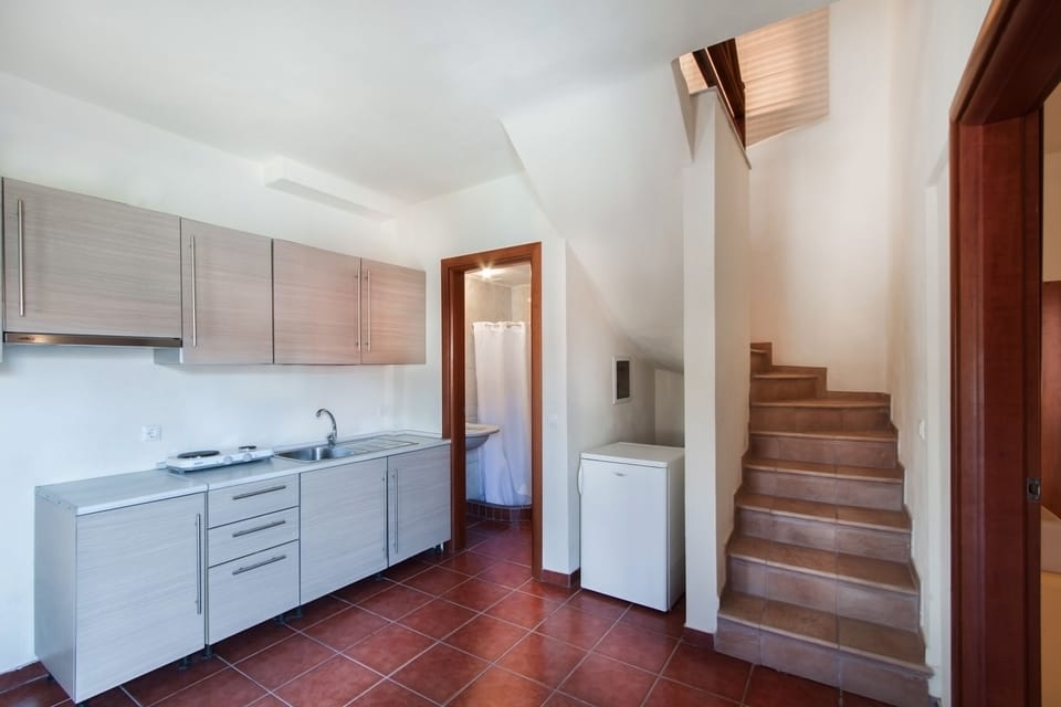 Maisonette Garden View | Private kitchenette | Mini-fridge