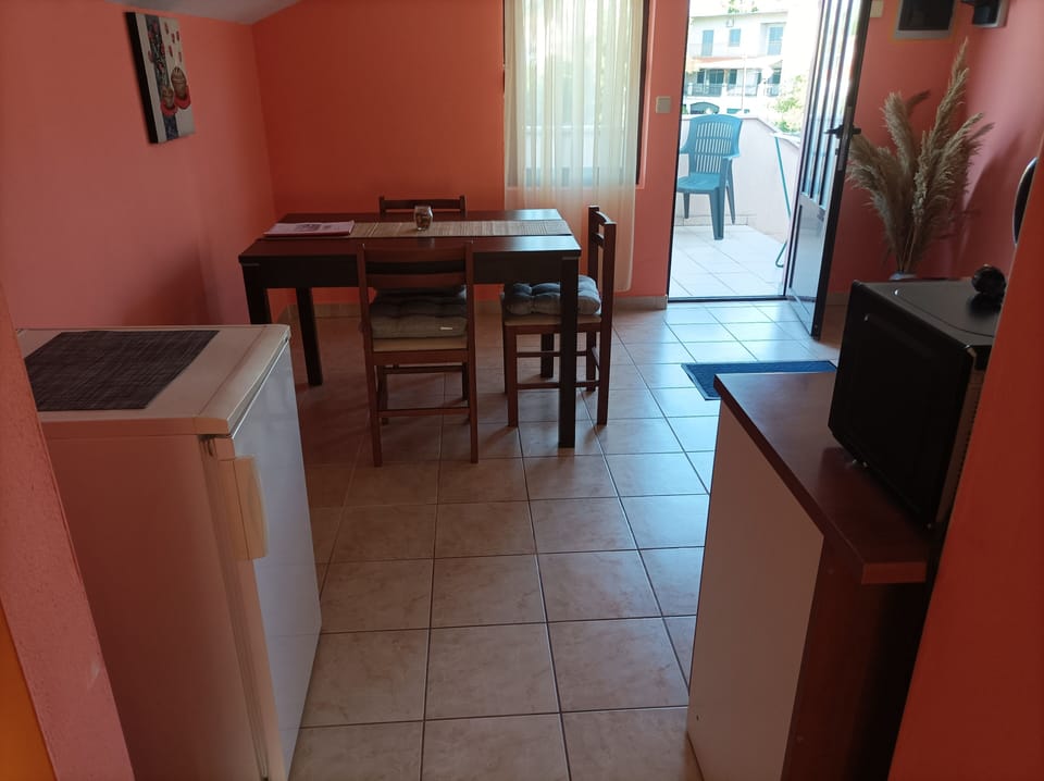 Soundproofing, iron/ironing board, WiFi (free)