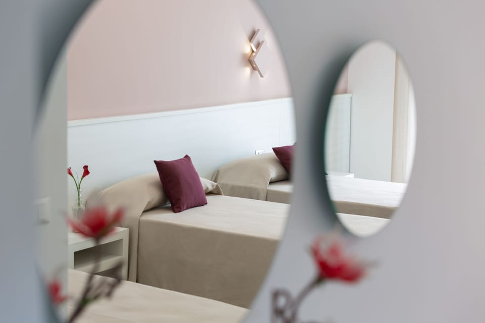 In-room safe, desk, soundproofing, cribs/infant beds