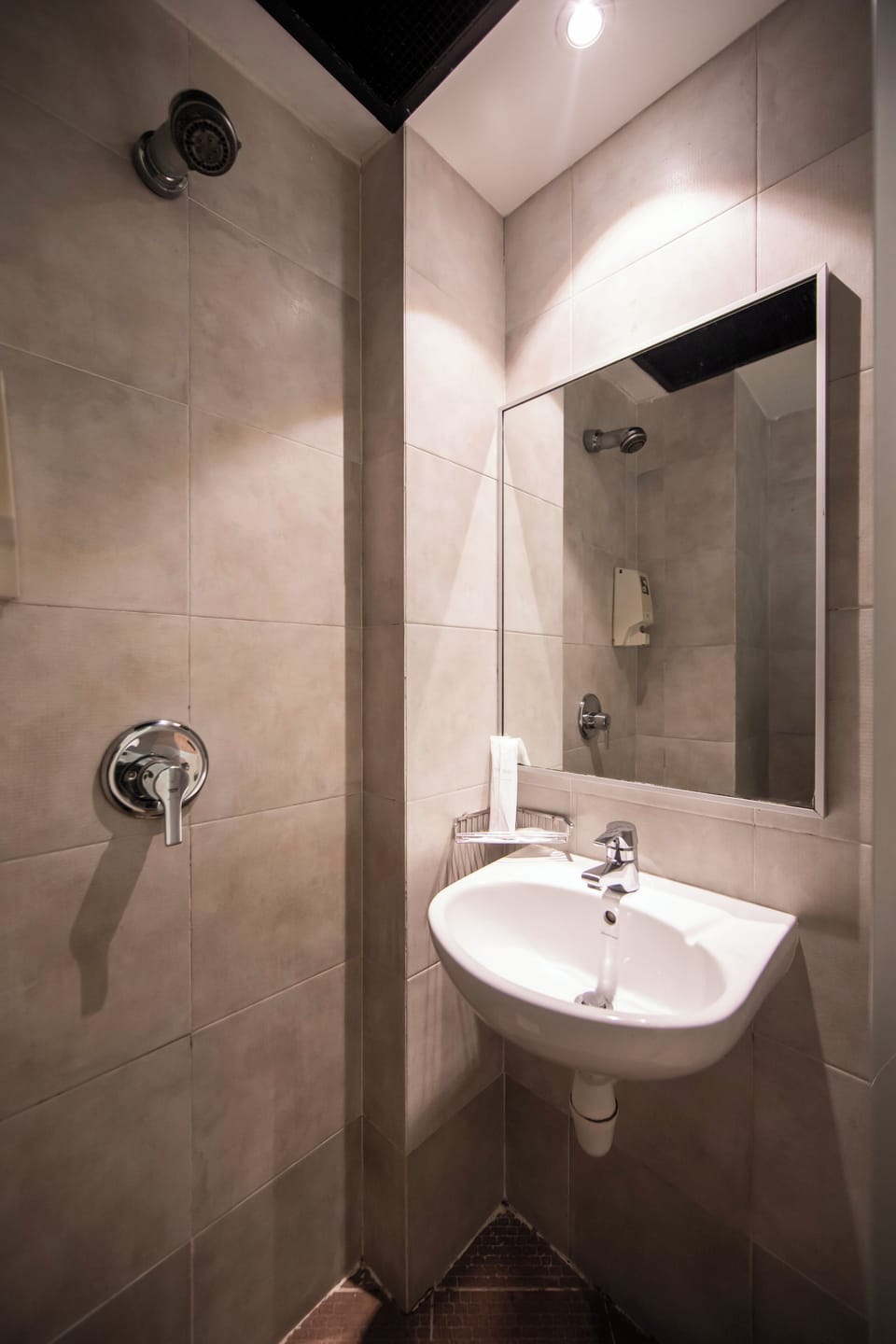 Superior Plus Twin | Bathroom | Shower, free toiletries, hair dryer, towels