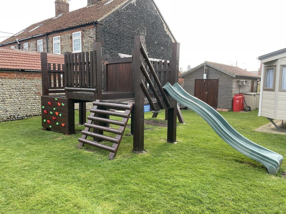 Children's play area - outdoor