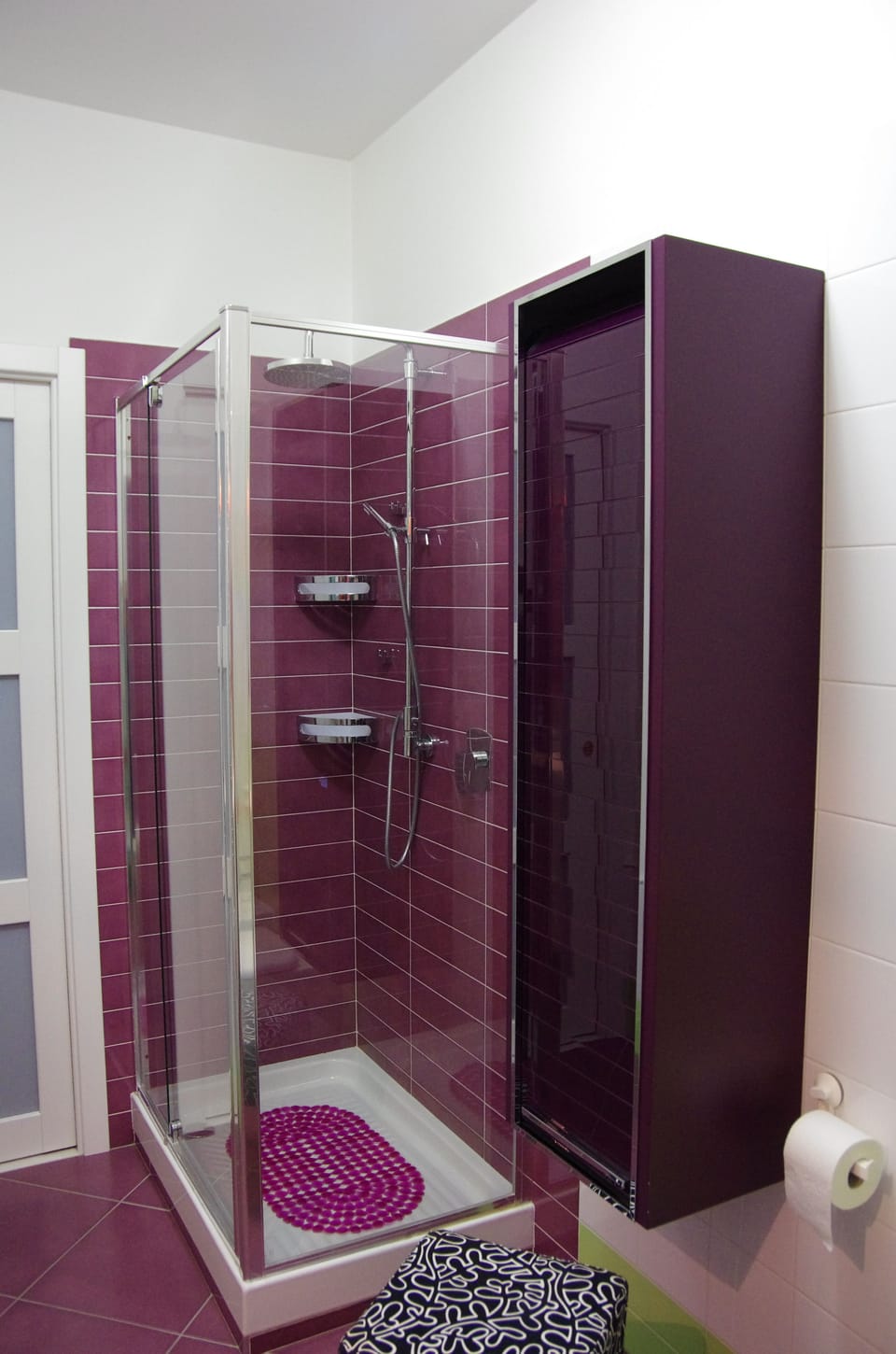 Suite, 2 Bedrooms, Garden View | Bathroom shower