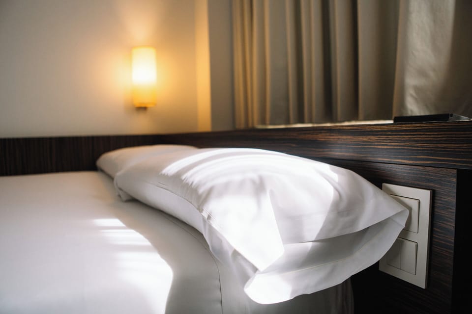 Standard Single Room | Desk, laptop workspace, blackout drapes, soundproofing