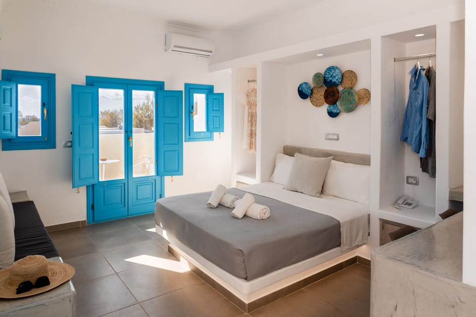 Deluxe with Outdoor Private Hot tub | In-room safe, soundproofing, iron/ironing board, bed sheets