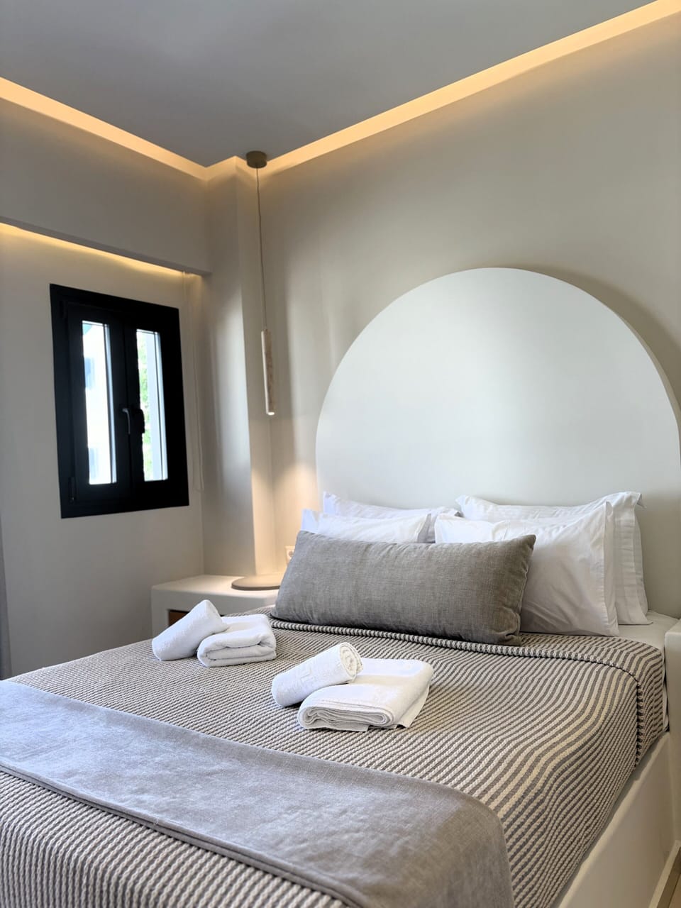 Double Room | In-room safe, desk, blackout drapes, soundproofing