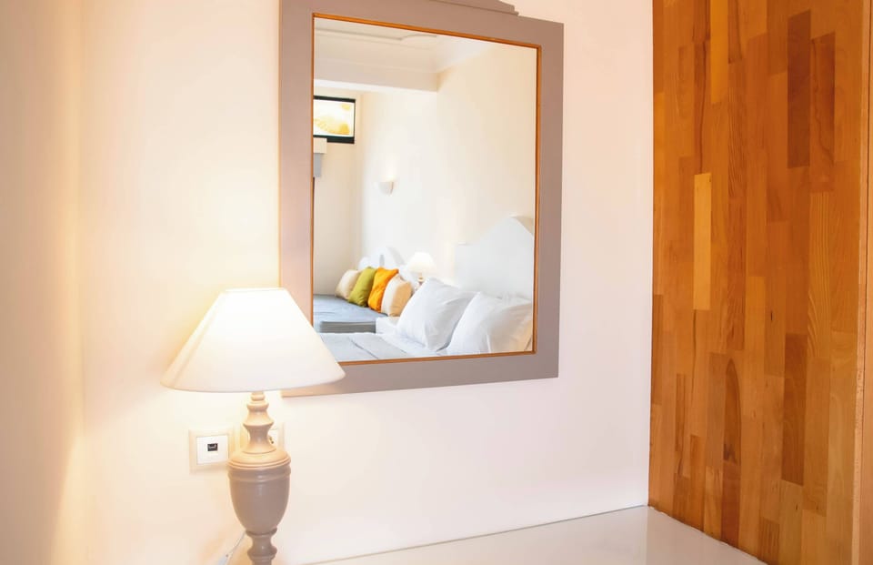 In-room safe, desk, blackout drapes, soundproofing