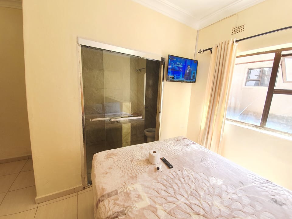 Basic Room | Premium bedding, individually furnished, desk, laptop workspace