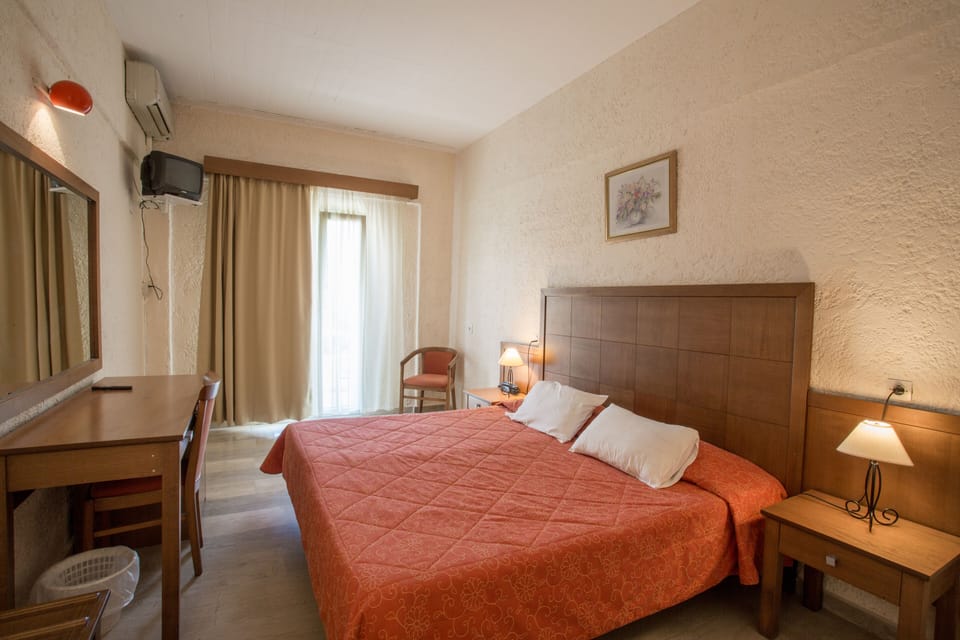 In-room safe, desk, free WiFi, bed sheets