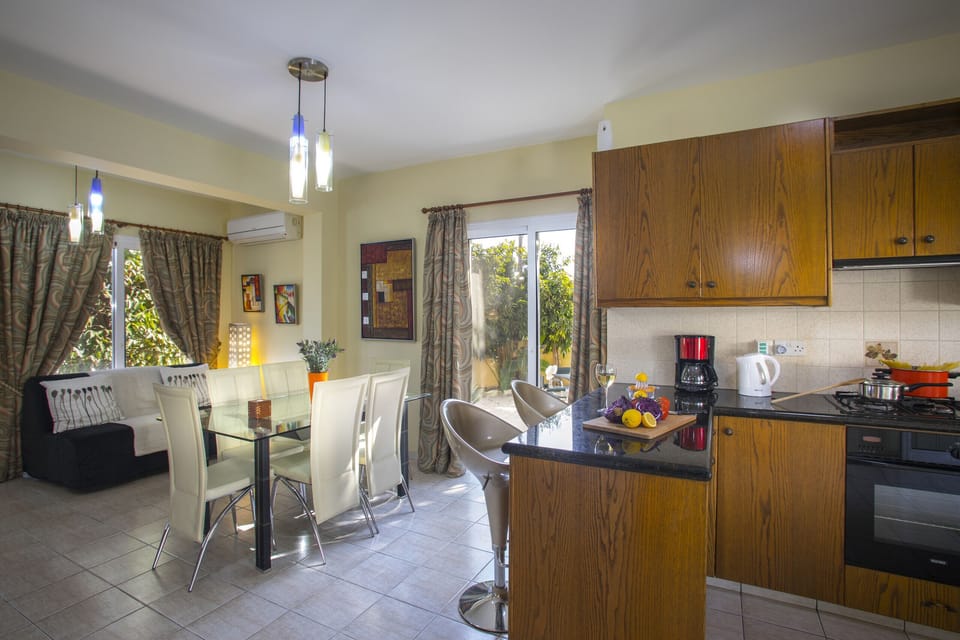 Villa, 2 Bedrooms, Private Pool, Pool View | Private kitchen | Coffee/tea maker, full-size fridge, microwave, oven