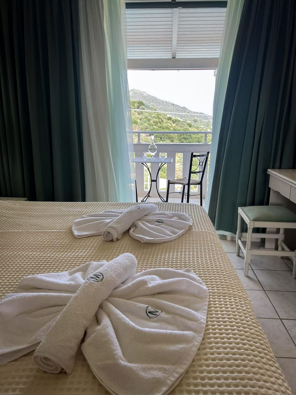 Standard Double Room, Sea View | Minibar, soundproofing, free WiFi, bed sheets