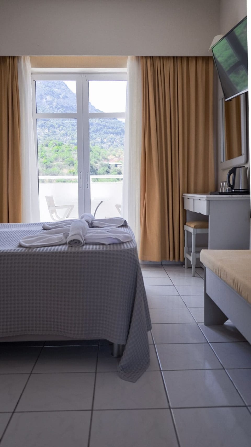 Premium Room, Sea View | Minibar, soundproofing, free WiFi, bed sheets