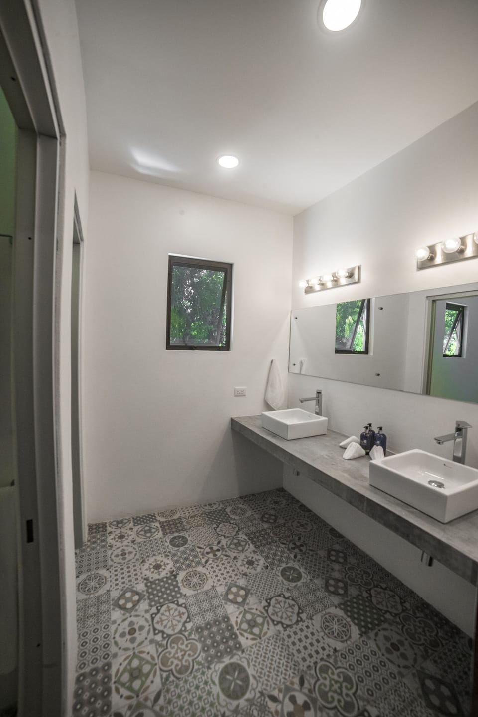 Shower, rainfall showerhead, eco-friendly toiletries, hair dryer