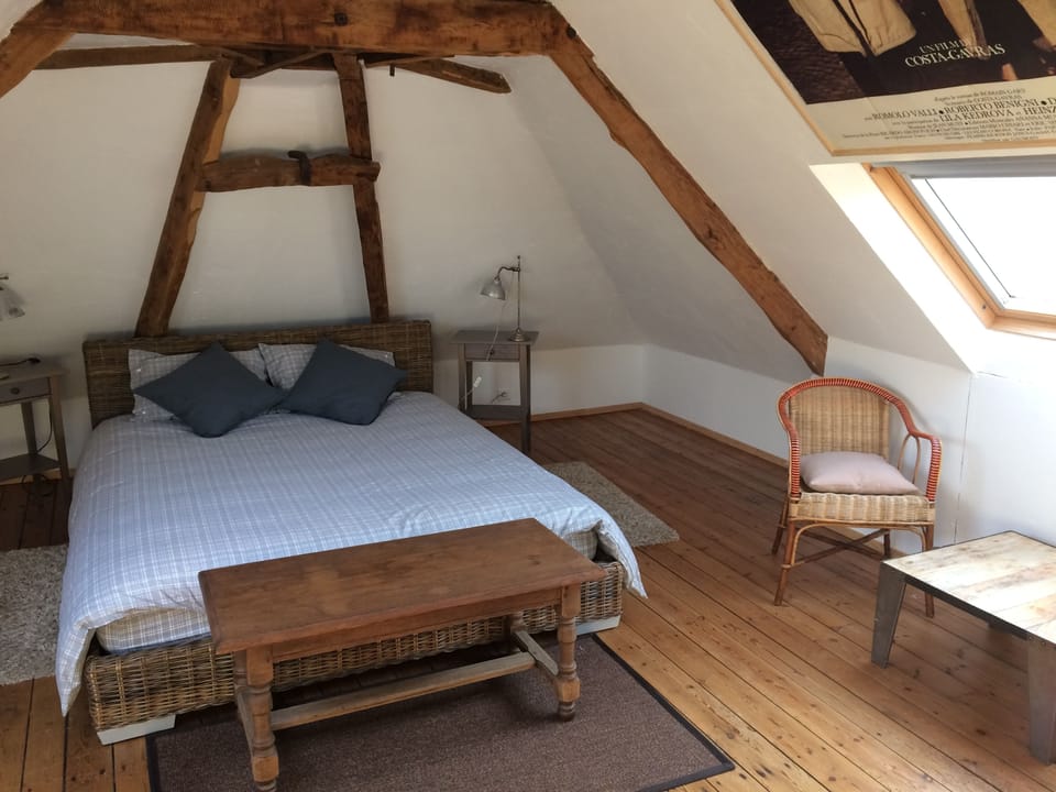 Deluxe Double Room, 1 Queen Bed, Non Smoking (Babord) | Premium bedding, free minibar, individually decorated