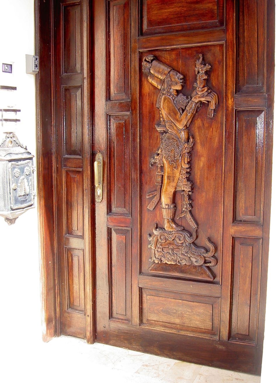 Complex entrance with carving of Chan Bahlum